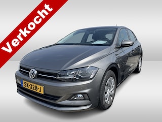 Volkswagen Polo 1.0 TSI Comfortline Executive Navigatie / Parkeersensoren / Trekhaak / Cruise control / Airco / App-connect