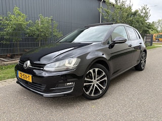Volkswagen Golf 1.6 TDI Connected Series / PANORAMADAK / NAVI / CRUISE