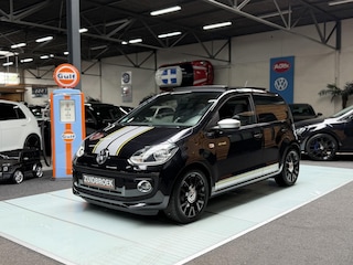 Volkswagen Up 1.0 Street up! Pano | Leer | Airco | Navi