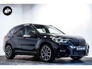 BMW X1 xDrive25e M Sport|Pano dak|Leder|19 inch|Camera|Head up