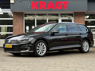 Volkswagen Passat Variant Highline 1.4 TSI GTE - Panodak - LED - Trekhaak - adapt. cruise - zeer compleet!