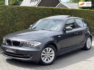 BMW 118d Corporate Executive | OPEN SCHUIF/KANTELDAK | TREKHAAK | CRUISE CONTROL | AIRCONDITIONING