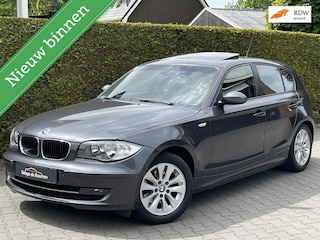 BMW 118d Corporate Executive | OPEN SCHUIF/KANTELDAK | TREKHAAK | CRUISE CONTROL | AIRCONDITIONING