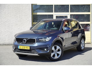 Volvo XC40 1.5 T2 Automaat! Business Pro BJ2021 Lmv 18" | Led V+A | Pdc | Elek. trekhaak | Elek. achterklep | Achteruitrijcamera | App-Connect | Navi | Virtual cockpit | Climate control | Cruise control | Zwarte hemel | Getint glas
