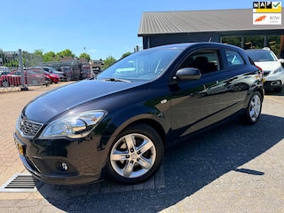 Kia ProCeed Pro_cee'd 1.4 CVVT Seven/Navigatie/Camera/Luxe Uitvoering!!!
