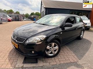 Kia ProCeed Pro_cee'd 1.4 CVVT Seven/Navigatie/Camera/Luxe Uitvoering!!!