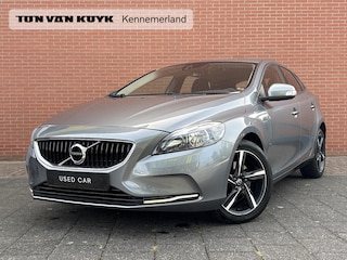 Volvo V40 2.0 T2 Kinetic Navigatie, Bluetooth, 17 inch R-design wielen, High performance audio, Park assist achter, Diffuser achterbumper, Dubbele uitlaten, Volledig dealeronderhouden