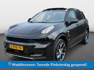 Lynk & Co 01 1.5 Hybrid | Panoramadak | High performance audio | Camera