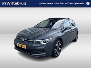Volkswagen Golf 1.4 eHybrid Style / AUTOMAAT/ PANO/ TREKHAAK/ STANDKACHEL/ ACC/ PARK.SENSOR.V+A/ CAMERA/ MEMORY SEAT/ MASSAGE/ STUUR+STOELVERWARM./ DODEHOEK/ KEYLESS/ APP-CONNECT/ IQ.LIGHT/ NAVI/ DAB/ RIJ-MODI/ 18'' LMV