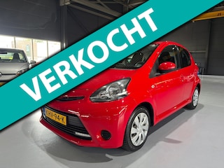 Toyota Aygo 1.0 VVT-i Aspiration Dealer onderhouden|Navigatie|Bleutooth