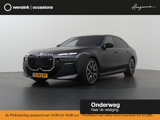 BMW i7 M70 xDrive 106 kWh | SOH 97% | M-Pakket | Iconic Glow | Sky Lounge | Travel En Comfort Systeem | Bowers & Wilkins | Innovatie Pakket | Executive Pakket | Executive Lounge | Connoisseur Pakket | Airco akoestisch pakket |