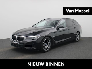 BMW 5-serie Touring 530e 215kW xDrive Auto | LEDER | CAMERA | NAVIGATIE | MEMORY STOELEN | ELEK.KOFFERBAK | APPLE CARPLAY | STOELVERWARMING |