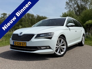 Skoda Superb Combi 1.4 TSI ACT Style Business / Automaat / Bak gereviseerd / Stoelverwarming / Climate Control / 18"LM Velgen