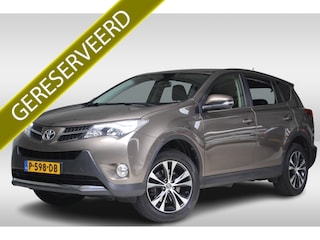 Toyota RAV4 2.0 Style 4WD Automaat Navigatie | Cruise control | Camera | Trekhaak | 4 Seizoenen banden