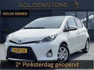 Toyota Yaris 1.5 Full Hybrid Dynamic Pano,Navi,Camera,Clima,Cruise,Halfleder,PDC V+A,5 Deurs,N.A.P,Lm velgen,Apk tot 04-2027
