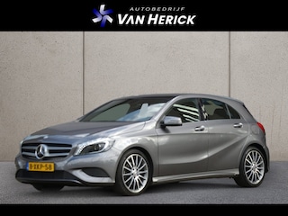 Mercedes-Benz A-klasse 180 Ambition AMG Automaat | Panoramadak | Parkeersensoren | Sportstoelen