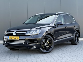 Volkswagen Touareg 3.0 TSI Highline Panoramadak - Leder - Luchtvering