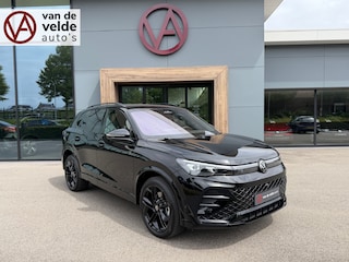 Volkswagen Tiguan 1.5 eHybrid R-Line | Black line | Head-up | 360 Camera | Trekhaak | Dode hoek | IQ light | Elek. klep | Rijklaar incl. garantie
