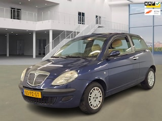 Lancia Ypsilon 1.4-16V Argento
