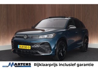Volkswagen Tiguan 1.5 eHybrid 204pk R-Line Edition Black Style Panoramadak Trekhaak 360Camera Stoelverwarming Virtual Cockpit Navigatie