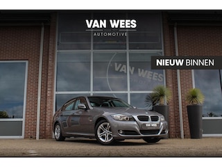BMW 318i | 1e eigenaar | NL auto | Sportstoelen | Xenon | Stoelverwarming | Sportstuur | Cruise control | Navigatie | Bluetooth | Climate control | PDC | Regensensor