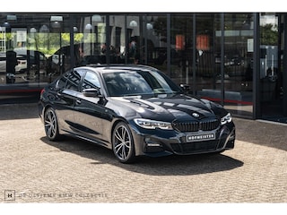 BMW 320i M-Sport | Head-up | Leer | NL auto