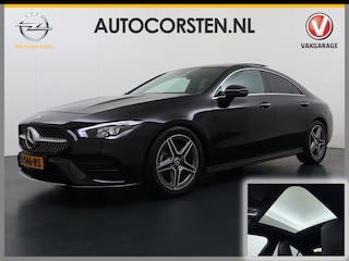 Mercedes-Benz CLA 180 Automaat AMG Business Solution Panoramadak Camera Widescreen cockpit Apple Carplay Android Auto Navi Pdc Cruise Control Stoelverwarming Privacy Glas Lmv Led DAB Licht en zichtpakket Premium pakket Dealeronderhouden 1e Eigenaar Origineel Nederlandse Auto