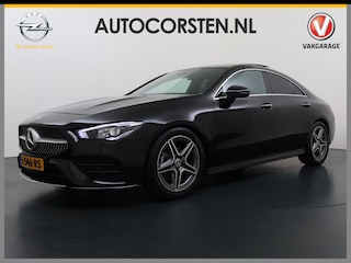 Mercedes-Benz CLA 180 Automaat AMG Business Solution Panoramadak Camera Widescreen cockpit Apple Carplay Android Auto Navi Pdc Cruise Control Stoelverwarming Privacy Glas Lmv Led DAB Licht en zichtpakket Premium pakket Dealeronderhouden 1e Eigenaar Origineel Nederlandse Auto