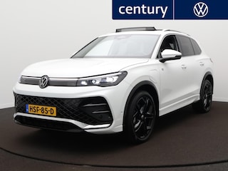 Volkswagen Tiguan 1.5 eHybrid R-Line Edition Automaat - Panoramaschuif-kanteldak - IQ light - Trekhaak - Navigatie - Park Assist - 360 Camera