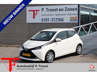 Toyota Aygo 1.0 VVT-i x-play Dealeronderhouden! Achteruitrijcamera/Airco/Bluetooth/Nederlandse auto! 2E PINKSTERDAG GEOPEND VAN 12:00 TOT 17:00 (ROTTERDAM&HELLEVOETSLUIS)