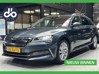 Skoda Superb Combi 1.4 TSI iV Style SOH 90% I WEG KLAPB. TREKHAAK I DIGI DISPLAY I FULL LED I VERWARMBARE STOELEN + A. BANK