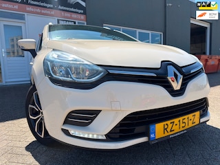 Renault Clio Estate 0.9 TCe Zen met navigatie en bluetooth telefoon / media en cruise controle en airco