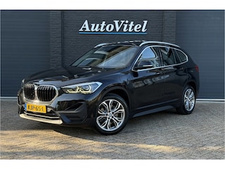 BMW X1 xDrive25e | Panodak | Camera | Sportstoelen | LED | Elektrische klep | NAVI