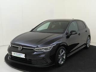 Volkswagen Golf 1.5 TSI R-Line Business | Parkeerassistent | Dodehoek detectie | Navigatie | LED Plus verlichting | Adaptieve cruise control | Achteruitrijcamera | Sfeerverlichting |
