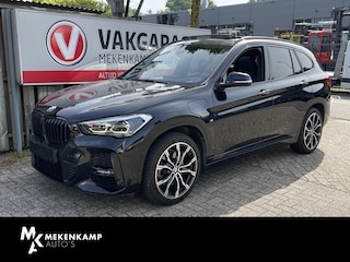 BMW X1 xDrive25e High Executive Edition M Sport 19"/Panoramadak/Leder + memory + stoelverwarming/Harman Kardon/Adaptieve cruise/Keyless/Camera/Apple Carplay & Android Auto