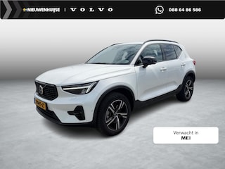 Volvo XC40 2.0 B4 Plus Dark | Parkeerverwarming | Panoramadak | 360 Graden Camera | Keyless Entry | Elektrische Achterklep | Navigatie | Apple Carplay | Android Auto | Elektrisch Verstelbare Voorstoelen