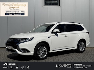 Mitsubishi Outlander 2.4 PHEV Intense+ / Trekhaak Afneembaar / Trekgewicht 1.500 KG / Stoelverwarming / Achteruitrijcamera / Navigatie / Apple CarPlay & Android Auto / Stoel verwarming voor /