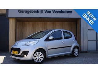 Peugeot 107 1.0 75pk Automaat Active Premium Pack 5Drs Airco LED Radio/CD Elek.pakket *NL auto* 100398km! 1e Eigenaar