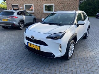 Toyota Yaris Cross 1.5 Hybr 115 ADAP CRUISECONTROLE CLIMA LICHTMETAAL