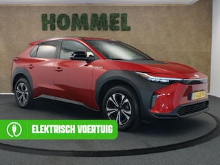 Toyota bZ4X Dynamic 71 kWh - ORIGINEEL NEDERLANDSE AUTO - ELEKTRISCHE ACHTERKLEP - KEYLESS ENTRY/START - PARKEERSENSOREN VOOR/ACHTER - APPLE CARPLAY/ANDROID AUTO - 3 FASE LADEN - CRUISE CONTROL ADAPTIEF - CLIMATE CONTROL - VOORSTOELEN VERWARMD - STUURWIEL VERWARMD - VOLLEDIGE DEALER ONDERHOUDEN
