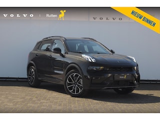 Lynk & Co 01 276PK Automaat Core / Adaptieve cruise control / Stoel - en stuurwielverarming / Parkeersensoren met camera / Apple carplay / Trekhaak / Metallic lak / 19" lichtmetalen velgen