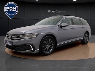 Volkswagen Passat Variant 1.4 TSI PHEV GTE | Pano Dak | Trekhaak | Camera | ACC | Elek. Achterklep | Stuur-/Stoelverwarming | 17'' |