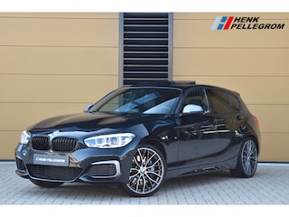 BMW M140i xDrive High Executive * Schuifdak * M-Performance Uitlaat * Harman/Kardon * M-Sportremmen *