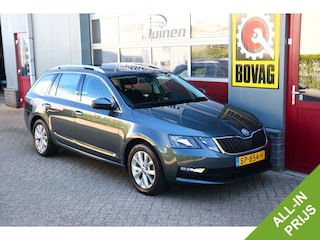 Skoda Octavia Combi 1.0 TSI Greentech Ambition Business O.a: Pano, Afn. Haak, Cruise Clima, Navi, Carplay, Etc. All-in prijs!