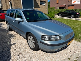 Volvo V70 2.4 Comfort Line Leder/Nieuwe APK.