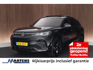 Volkswagen Tiguan 1.5 eHybrid 272pk R-Line Edition Black Style Panoramadak Trekhaak 360Camera HUD Stoelverwarming Keyless Virtual Cockpit Navigatie