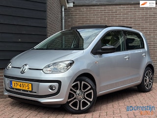Volkswagen Up 1.0 high up! | CUP | Panorama | Stoelverwarming | Navi | Airco