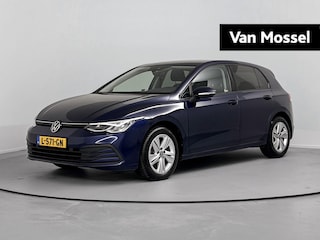 Volkswagen Golf 1.5 TSI Life 130 PK| Dealeronderhouden | Navigatie | Stoelverwarming | Stuurwielverwarming | Parkeersensoren Voor & Achter | Privacy Glass | Apple Carplay | Android Auto