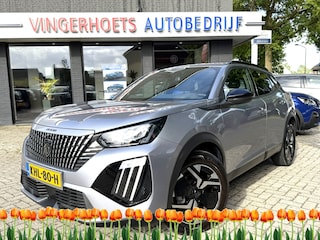Peugeot 2008 100 Pk Benzine * Hele Luxe Allure * Navigatie * Voor- en Achter Parkeer Camera en Sensoren * L.M. Velgen * Dodehoekbewaking * Keyless Start & Entry * Draadloos Apple Carplay /* Android Auto * Vingerhoets; Vierde Generatie Eersteklas Service. Al meer dan 100 jaar een begrip in de Brabantse Kempen.