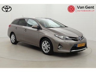 Toyota Auris Touring Sports 1.8 Hybrid Lease Plus | Panoramadak | Navigatie | Stoelverwarming | Parkeersensoren voor/achter | Keyless | Cruise Control | Clima | Camera | Xenon | 16 inch | Bluetooth